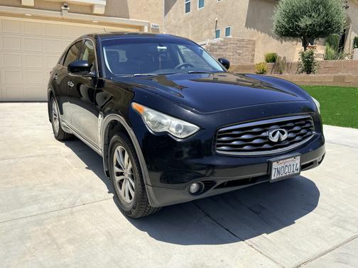 Black 2011 INFINITI FX35 Base