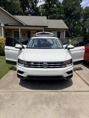 White 2020 Volkswagen Tiguan 2.0T SE