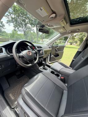 White 2020 Volkswagen Tiguan 2.0T SE