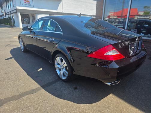 Black 2010 Mercedes-Benz CLS-Class CLS 550