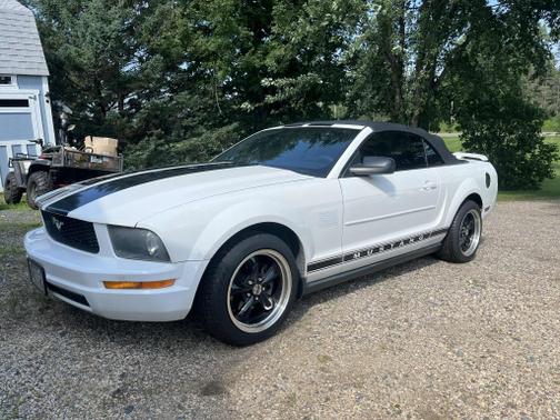 2006 Ford Mustang Base