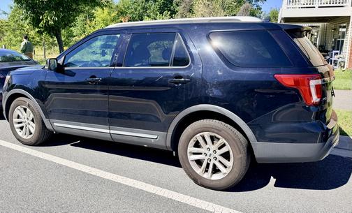 Black 2017 Ford Explorer XLT