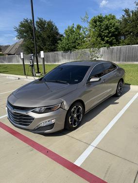 Gold 2022 Chevrolet Malibu LT