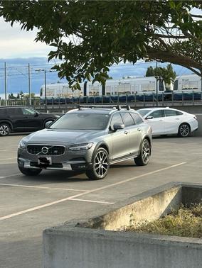 2018 Volvo V90 Cross Country T6