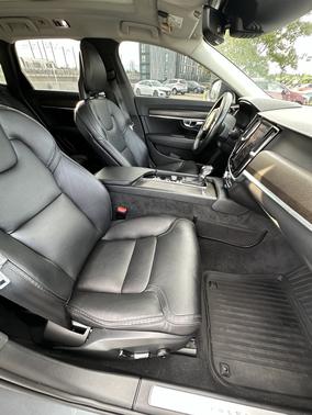 2018 Volvo V90 Cross Country T6
