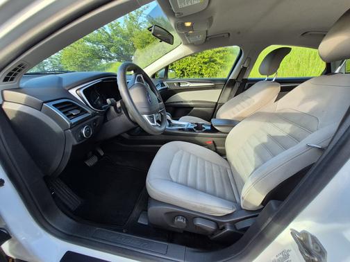 2014 Ford Fusion Hybrid S