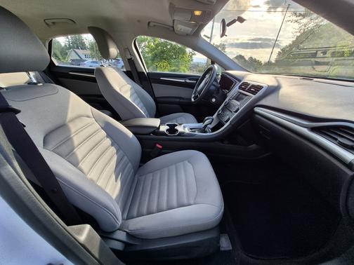 2014 Ford Fusion Hybrid S
