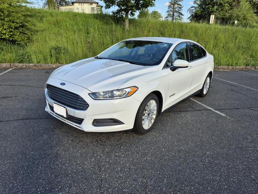 2014 Ford Fusion Hybrid S