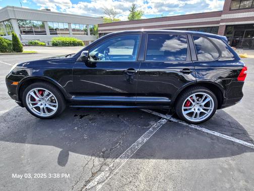 2010 Porsche Cayenne GTS