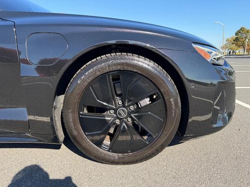 Black 2022 Audi e-tron GT Prestige