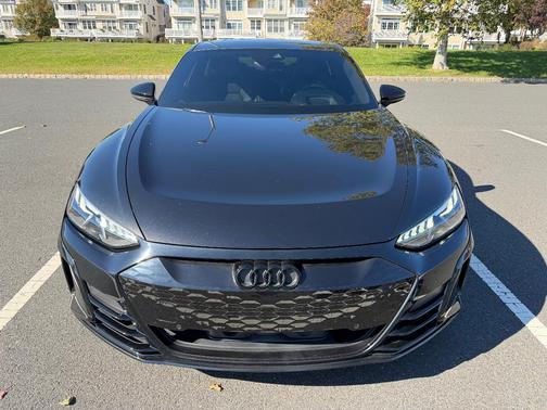 Black 2022 Audi e-tron GT Prestige