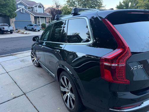 Black 2021 Volvo XC90 Recharge Plug-In Hybrid T8 Inscription 7 Passenger