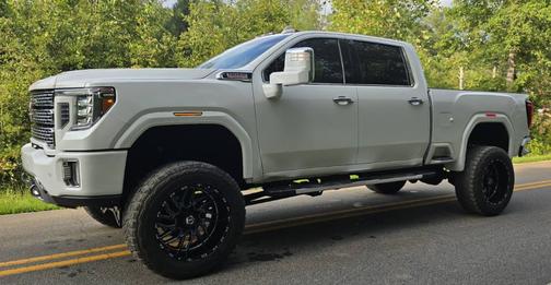 2020 GMC Sierra 2500 Denali