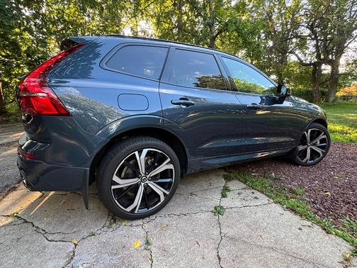 Blue 2025 Volvo XC60 Plug-In Hybrid T8 AWD Ultra