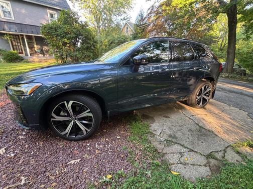 Blue 2025 Volvo XC60 Plug-In Hybrid T8 AWD Ultra