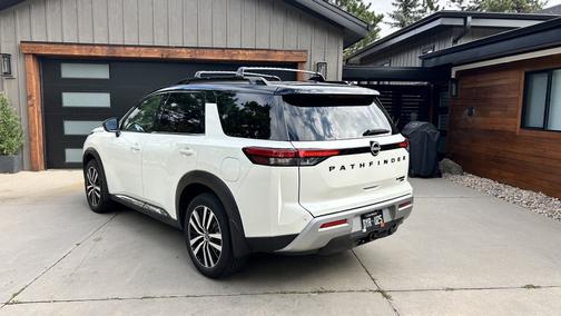 2024 Nissan Pathfinder Platinum