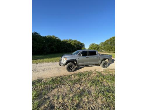 2014 Toyota Tundra SR5