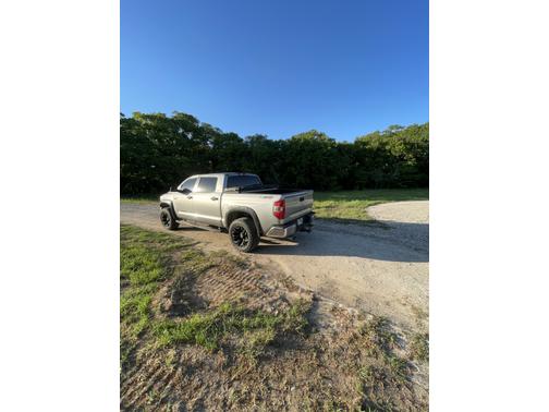2014 Toyota Tundra SR5