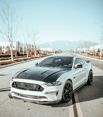 White 2018 Ford Mustang GT