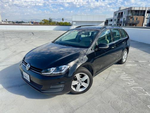 2015 Volkswagen Golf SportWagen TDI S 4-Door