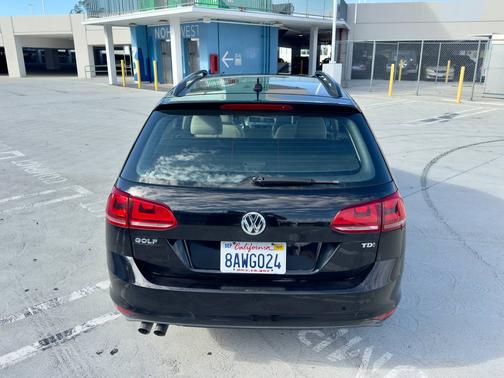 2015 Volkswagen Golf SportWagen TDI S 4-Door
