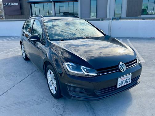 2015 Volkswagen Golf SportWagen TDI S 4-Door
