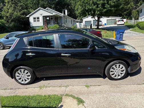 Black 2015 Nissan Leaf S
