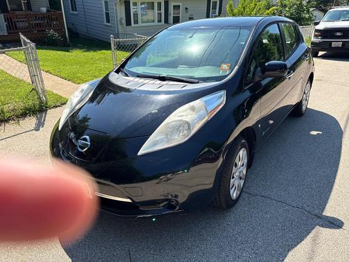 Black 2015 Nissan Leaf S