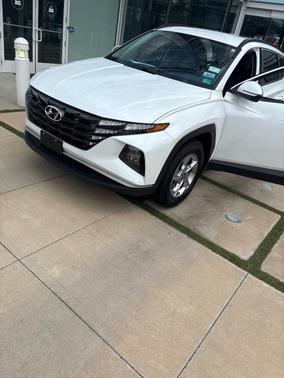 White 2022 Hyundai TUCSON SEL