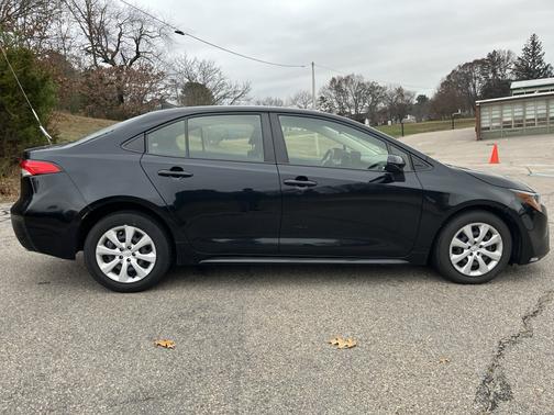 Black 2023 Toyota Corolla LE