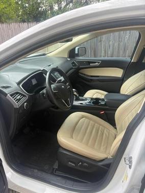 White 2017 Ford Edge SEL
