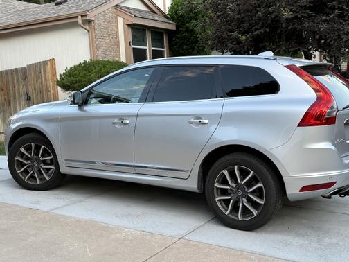 2016 Volvo XC60 T6 Drive-E