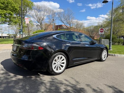 Black 2018 Tesla Model S 75D
