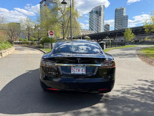 Black 2018 Tesla Model S 75D