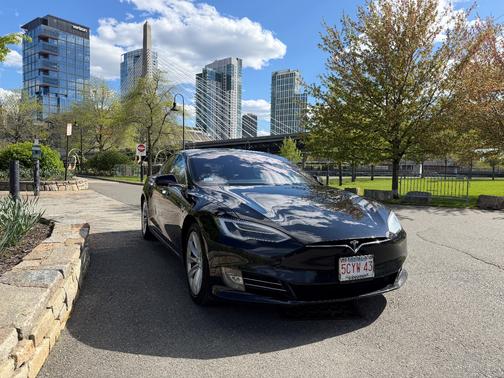 Black 2018 Tesla Model S 75D