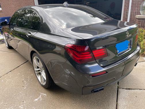 Gray 2015 BMW 750 i