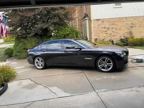 Gray 2015 BMW 750 i