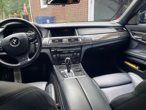 Gray 2015 BMW 750 i