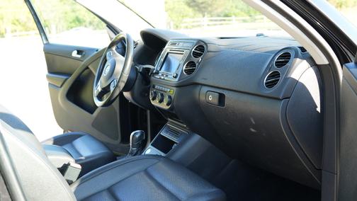 Black 2016 Volkswagen Tiguan S