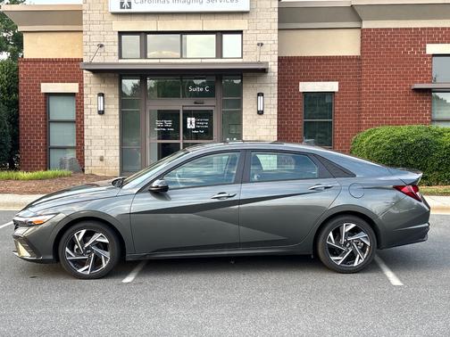 Green 2025 Hyundai ELANTRA HEV SEL Sport
