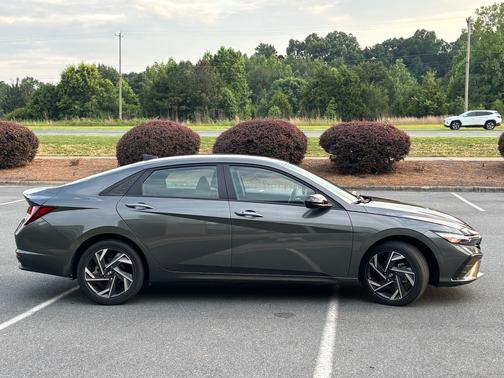 Green 2025 Hyundai ELANTRA HEV SEL Sport