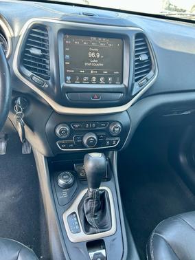 Silver 2015 Jeep Cherokee Latitude