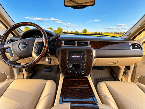 White 2012 GMC Yukon Denali