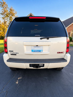 White 2012 GMC Yukon Denali