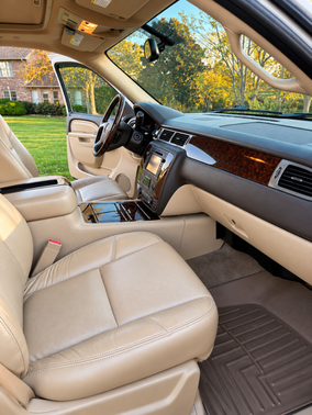 White 2012 GMC Yukon Denali