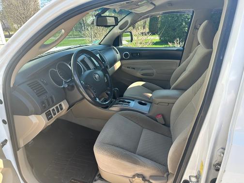 White 2010 Toyota Tacoma Double Cab