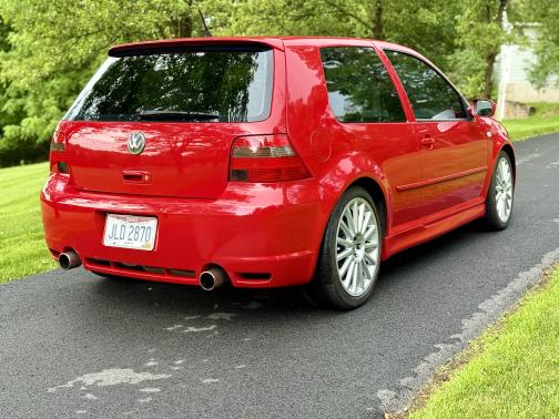 2004 Volkswagen R32 Base