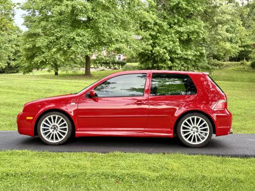 2004 Volkswagen R32 Base