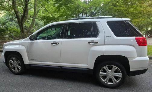 White 2017 GMC Terrain SLT