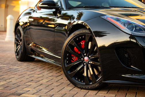2015 Jaguar F-TYPE R